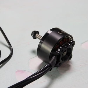 Motor sin Escobillas OEM 4215 380KV para Drones Quadcopter, Alta Potencia, Cuerpo de Aluminio con Cables - Product Image 5