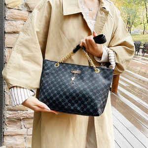 <span class=keywords><strong>Borsa</strong></span> da Donna 2027 Nuova <span class=keywords><strong>Borsa</strong></span> a Tracolla Retrò di Nicchia Portatile Personalizzata alla Moda di Grande Capacità <span class=keywords><strong>Borsa</strong></span> Tote Stile Estero - Product Image 3