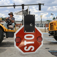 Bras d'arrêt d'autobus scolaire électronique automatique Panneau de signalisation à LED Feux de circulation