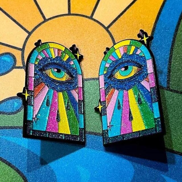 The Watcher Colorful Collector Enamel Lapel Pins Badge Custom LOGO Accessories Psychedelic Glitter Cartoon Soft Enamel Pin Eye