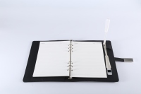Carnet de notes en cuir A5 personnalisable le plus populaire 2026 avec chargeur sans fil et lampe LED LOGO intégrée