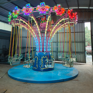 Giostra Portatile a 16 Posti per Bambini, Attrazione da Luna Park con Sedie Volanti in Vendita - Product Image 2