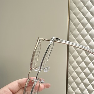 K52296 Gafas de Hombre con Montura Rectangular Media, Lentes Acrílicas Transparentes, Estilo Casual Retro, Tamaño Pequeño - Product Image 5