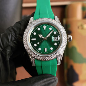 Reloj de Buceo de Lujo Icónico de Acero Inoxidable con Bisel y Esfera con Incrustaciones de Circonia Cúbica, Movimiento Mecánico, Resistencia al Agua de 20 BAR - Product Image 2