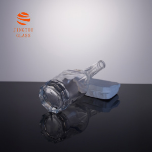 Botellas <span class=keywords><strong>de</strong></span> <span class=keywords><strong>Vino</strong></span> <span class=keywords><strong>de</strong></span> Vidrio Transparente Personalizables <span class=keywords><strong>de</strong></span> 500 ml y 700 ml <span class=keywords><strong>con</strong></span> Tapones, Aptas para Whisky, Brandy y Vodka - Product Image 4