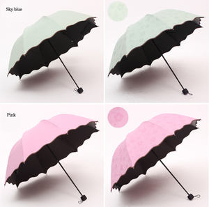 Parapluie manuel pliable 3 fois, anti-UV, motif floral changeant de couleur, personnalisable, idéal pour les cadeaux d'affaires, prix avantageux - Product Image 6