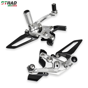 Para <span class=keywords><strong>DUCATI</strong></span> Panigale <span class=keywords><strong>V2</strong></span> 2020-2024 899 959 1199 <span class=keywords><strong>1299</strong></span> S R, Kit de Reposapiés Traseros Ajustables CNC, Protectores de Talón de Fibra de Carbono, Pedales - Product Image 4