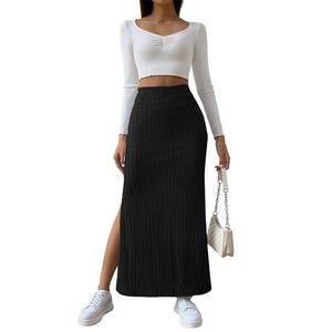 Vente en gros de vêtements pour femmes sur mesure OEM de haute qualité, mode automne-hiver, jupe longue simple à rayures, style décontracté, coupe évasée - Product Image 2