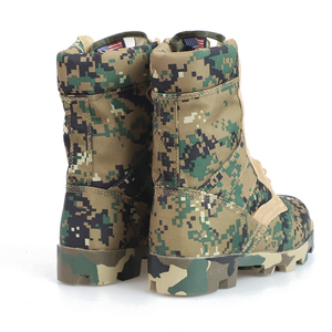 Botas tácticas TSB910 Black Desert con camuflaje digital, modelo Panama, caña media larga. - Product Image 2