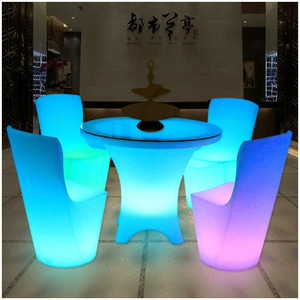 Vente en gros Table d'arrondi à <span class=keywords><strong>barre</strong></span> <span class=keywords><strong>de</strong></span> Led Table éclairée à 16 couleurs changeantes Mobilier d'extérieur étanche pour <span class=keywords><strong>la</strong></span> <span class=keywords><strong>location</strong></span> d'événements et <span class=keywords><strong>de</strong></span> fêtes - Product Image 2