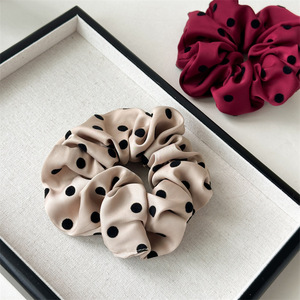 Venta al por mayor Vintage Polka Dot <span class=keywords><strong>Hair</strong></span> Ties <span class=keywords><strong>Plain</strong></span> Color Fabric Large Scrunchies Accesorios para el cabello para las mujeres - Product Image 5