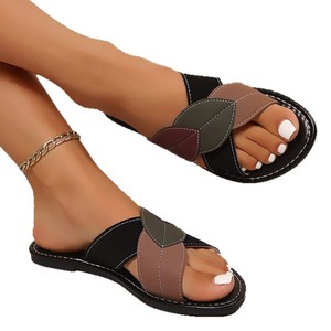 Sandales plates tendance pour femmes - Chaussures de plage décontractées et confortables, pantoufles légères pour l'extérieur - Product Image 5
