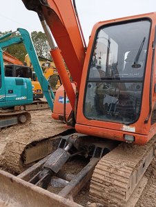 Precio barato de fábrica Original usado DOOSAN DH70 Excavadora hidráulica diesel con excelentes condiciones de trabajo Alto rendimiento - Product Image 2