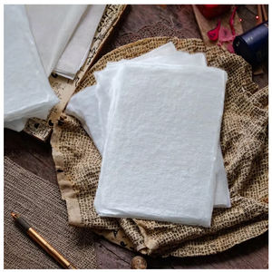 Hecho a mano 100% reciclado 300GSM algodón trapo Stock papel lugar tarjetas <span class=keywords><strong>Escort</strong></span> etiquetas sello o tipografía logotipo personalizado - Product Image 1