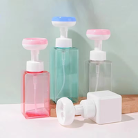 Bouteilles colorées de mousse de main en plastique de vente chaude 250ml bouteille de pompe de forme carrée en plastique sans air bouteilles de soins personnels en plastique