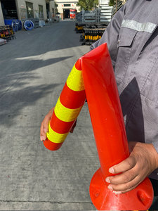 Delineador de <span class=keywords><strong>PVC</strong></span> de 700mm, poste de carretera de tráfico de plástico reflectante para divisor de carril, producto de carretera de alta visibilidad - Product Image 3