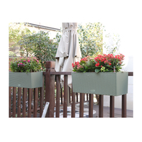 2025New Color Country Olive Green Rotin Pot en plastique pour fleur Rectangle auto-arrosage suspendu jardinière pour garde-corps balcon