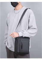 Sac pour hommes Nouveau sac à bandoulière imperméable pour hommes Sac à bandoulière d'affaires pour navettage Sports de plein air Sac à main pour hommes