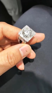 Bague de fiançailles élégante en or blanc 14 carats avec diamant rond de 2,00 carats cultivé en laboratoire, style Art Déco, émail, bijoux fins - Product Image 4