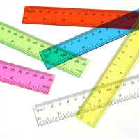 Vente en gros 30 cm Règle droite en plastique transparente pour étudiant populaire multicolore pour la papeterie scolaire de bureau