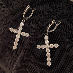 Orecchini a Croce in Oro Bianco E3566 con Diamanti Taglio Brillante Rotondo, Gioielli Religiosi da Donna, Diamanti Naturali Colore D - Product Image 4