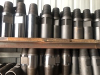 Joint d'outil en acier allié standard API pour tuyaux de forage, tailles 57-121 mm, pour puits d'eau et applications minières