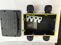 Boîtier de jonction étanche IP68 en nylon de type H à 4 voies E-Weichat, modèle gravé au laser EW-M2068L-H pour éclairage LED extérieur