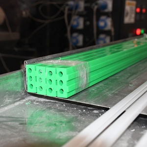 Nhựa mặc Dải phẳng <span class=keywords><strong>uhmwpe</strong></span> hướng dẫn Dải PE cầu thang Tread hồ sơ chống trượt uhmw 1000 uhmw-PE <span class=keywords><strong>uhmwpe</strong></span> hướng dẫn cho conveyerpe - Product Image 3