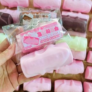 ของเล่นบีบสควิชชี่เนื้อครีมสามสี นุ่มมาก ยืดหยุ่นได้ บีบแล้วคืนตัวช้า ของเล่นบีบสควิชชี่ PU บรรเทาความเครียด ของขวัญสำหรับเด็กและผู้ใหญ่ - Product Image 2