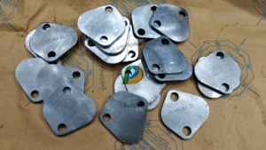 Suku Cadang Mesin OEM ZCEC PC230-7 WA320-3 WA350-5 SAA6D102E-2 COVER PLATE 6736-71-5811 6736715811 - Product Image 3