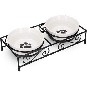 Juego de dos comederos elevados para mascotas con soporte, para agua y comida, con diseño de huellas de patas. - Product Image 5