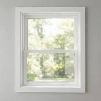 Jendela Geser Vertikal PVC Plastik YIDA Energy Star Double Pane Low E Single Hung dengan Louver dan Layar Magnetik Stainless Steel