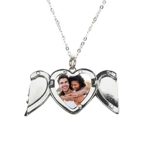 Collana con Ciondolo Ali d'Angelo Personalizzata, Gioielli in Argento, Collane Vuote per Sublimazione, Collane con Croce e Diamanti - Product Image 1