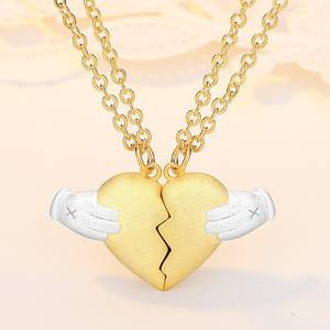 Collana con Ciondolo Magnetico Coppia Innamorata in Rame Placcato Oro, Gioielli alla Moda, Catene per Collane con Ciondoli Trendy - Product Image 1