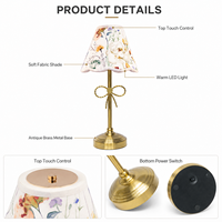 Lampe de table avec abat-jour imprimé rose, base sur pied, lumière de chevet pour la décoration de mariage, de fête ou de chambre à coucher