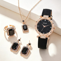 Montre raffinée pour femme avec cadran rond de 33 mm, bracelet en PU, collier, bague et boucles d'oreilles serties de strass carrés
