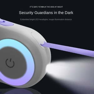 Correa de perro multifuncional con luz <span class=keywords><strong>LED</strong></span> automática de 9 pies y 16 pies, envío rápido, plomo retráctil para mascotas hecho de material de cuerda duradero - Product Image 3