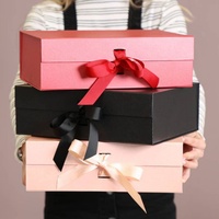 Boîte-cadeau pour femmes personnalisée avec logo, biodégradable, gaufrée, écologique, pour la Saint-Valentin, emballage en papier rigide, laminage mat