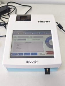 เครื่องวิเคราะห์ฮอร์โมนสัตว์แบบพกพา Wondfo Finecare YG101 พร้อมชุดทดสอบ Finecare สำหรับการวิเคราะห์ทางชีวเคมีของสัตว์ - Product Image 4