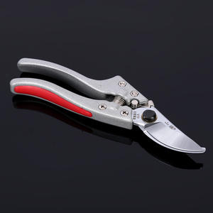 Cisailles de jardinage Mountain Wisteria V9, lame de 70 mm, structure papillon en acier allié, pour couper les plantes de 10 à 20 mm - Product Image 5