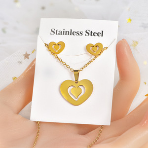 Set di Gioielli con Collana e Orecchini in Acciaio Inossidabile Placcato Oro con Catena in Lega, Pendenti a Forma di Corona, Stella e Cuore per Uomo e Donna - Product Image 4