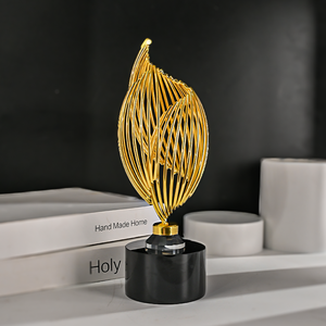 Tasses <span class=keywords><strong>de</strong></span> trophée en métal en résine <span class=keywords><strong>de</strong></span> verre personnalisées <span class=keywords><strong>prix</strong></span> <span class=keywords><strong>d</strong></span>'usine en gros OEM / ODM - Product Image 3