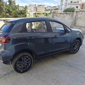 Livan X3 Pro MT, SUV Ecológico Manual con Neumáticos R16, Volante a la Izquierda, Portaequipajes Metálico, Cámara Trasera, Gasolina/Petrolio, Auto Familiar Nuevo - Product Image 1