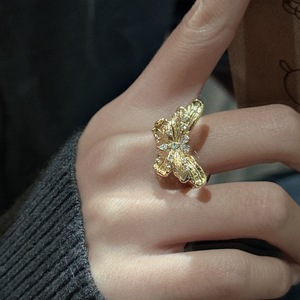 แหวนเงินแท้ S925 ประดับเพชรซิคอน ดีไซน์วินเทจ ฝรั่งเศส ย้อนยุค โรแมนติก สง่างาม หรูหรา สไตล์ยุคกลาง ประดับลายผีเสื้อ - Product Image 2