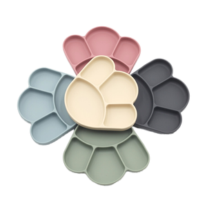 Plaque d'aspiration et cuillère en silicone pour bébé divisée en forme de griffe pour enfants pour rester en place pour l'alimentation - Product Image 1