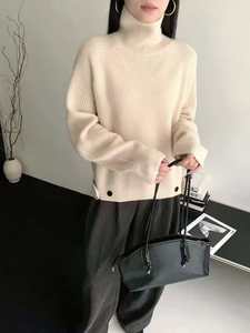 Maglione da Donna in Cashmere 100% a Collo Alto, Nuovo Design di Tendenza, Disponibile in Magazzino - Product Image 5