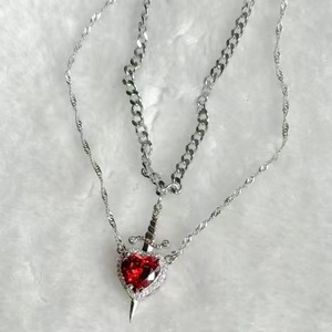 In <span class=keywords><strong>acciaio</strong></span> inox <span class=keywords><strong>cuore</strong></span> e spada collana coppia clavicola collana spada accessori per donne coppia gioielli regalo - Product Image 3