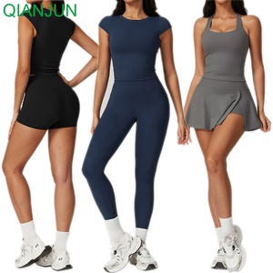 Vente en gros de vêtements de sport pour femmes vêtements de fitness pantalons taille haute leggings et t-shirt de yoga shorts hauts ensembles de yoga et d'entraînement de gymnastique - Product Image 1