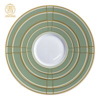 Service de table vert et or Renaissance, design classique, assiettes en porcelaine fine pour cadeau de mariage et repas raffinés