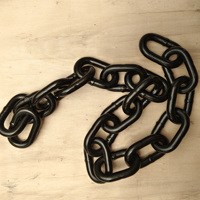 Chaîne de levage soudée noire G80 G100, chaîne à maillons en acier allié enduite de PVC pour l'exploitation minière, la construction et le levage